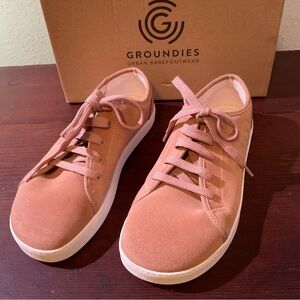 New Groundies Suede Mauve Barefoot Sneakers, size 40, US 9